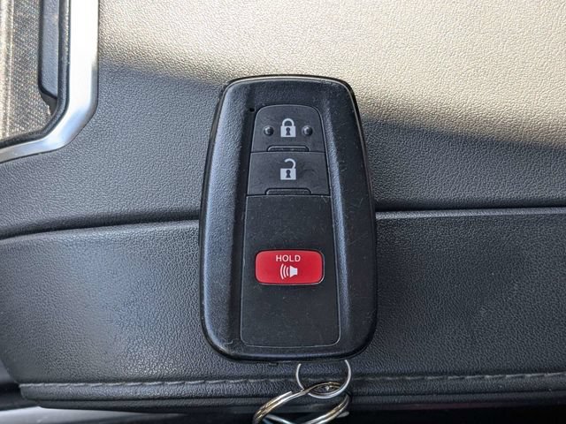 Used 2022 Toyota Highlander L FWD image 29
