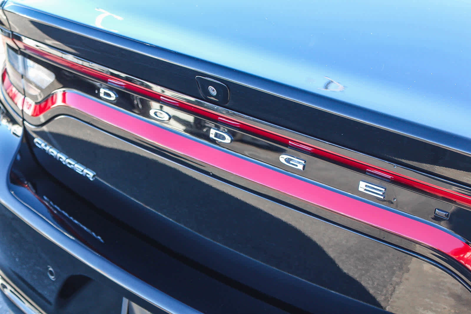 Used 2017 Dodge Charger SXT w/ Plus Group image 8