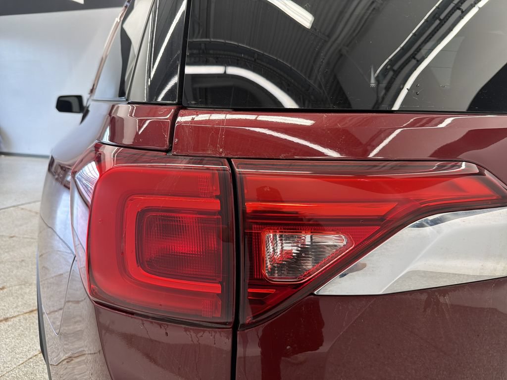 Used 2018 GMC Acadia SLE AWD/4WD image 14