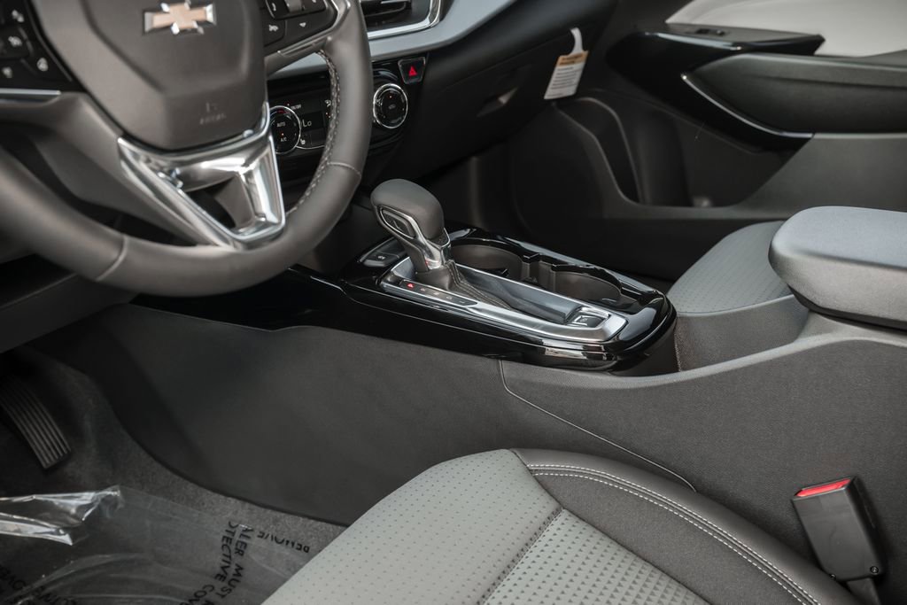 New 2026 Chevrolet Trax LT w/ Driver Confidence Package FWD image 28