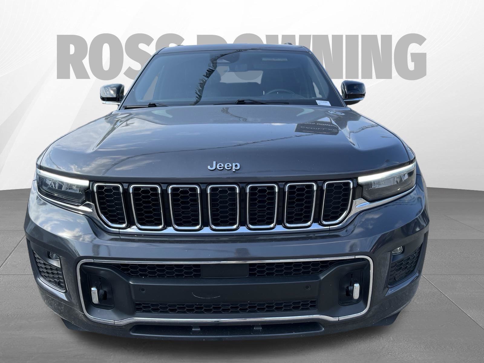 Used 2021 Jeep Grand Cherokee L Overland w/ Luxury Tech Group IV AWD/4WD image 2