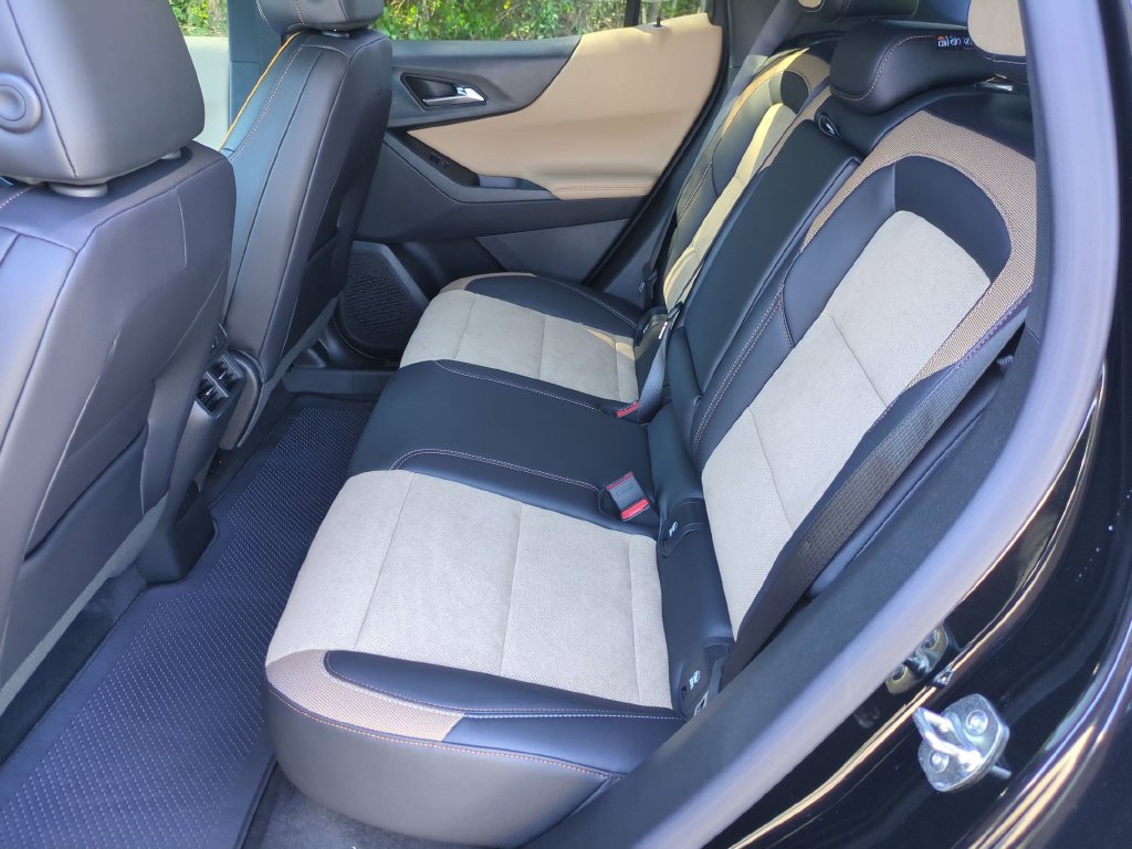 New 2027 Chevrolet Equinox ACTIV w/ Convenience Package III FWD image 29