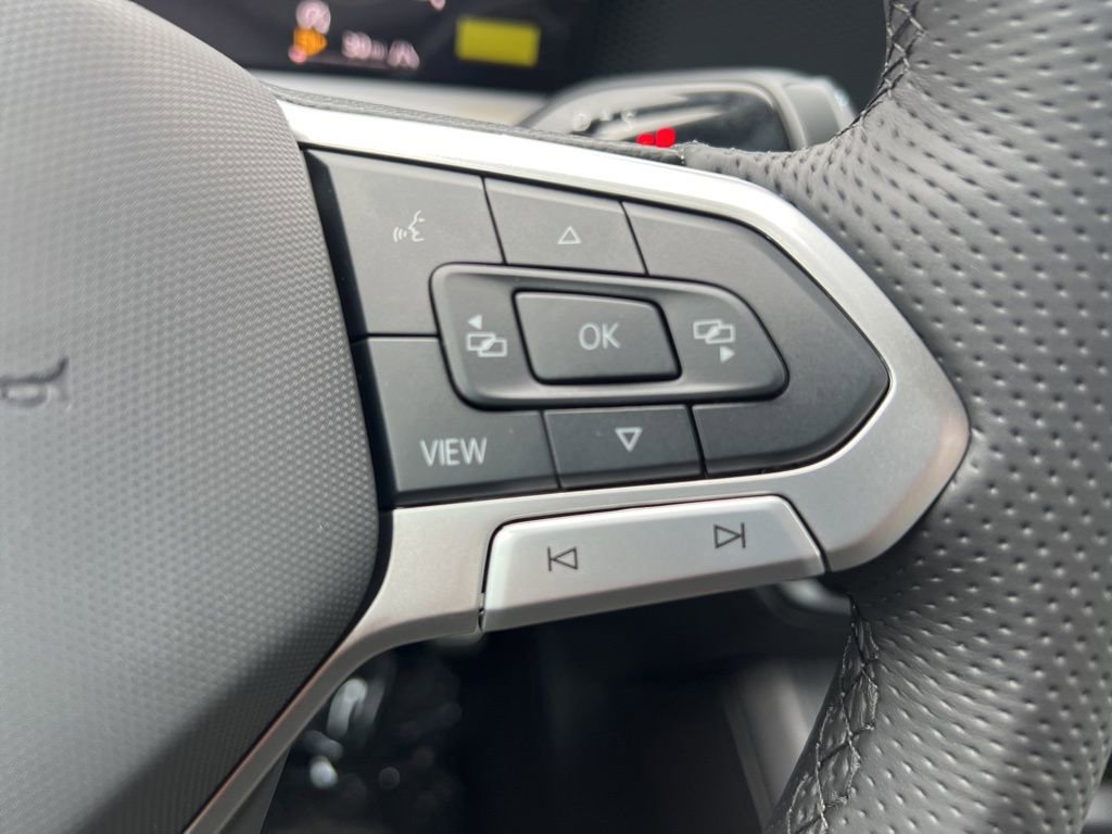 New 2026 Volkswagen Tiguan SE R-Line image 31