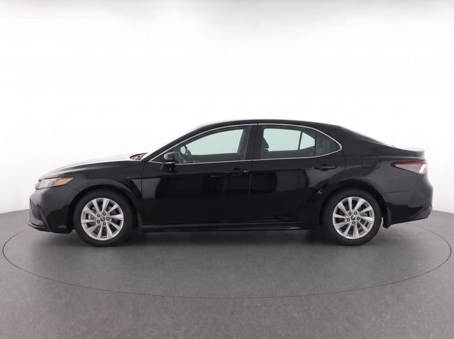 Used 2023 Toyota Camry SE FWD image 6