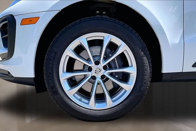 Used 2026 Porsche Macan AWD/4WD image 30