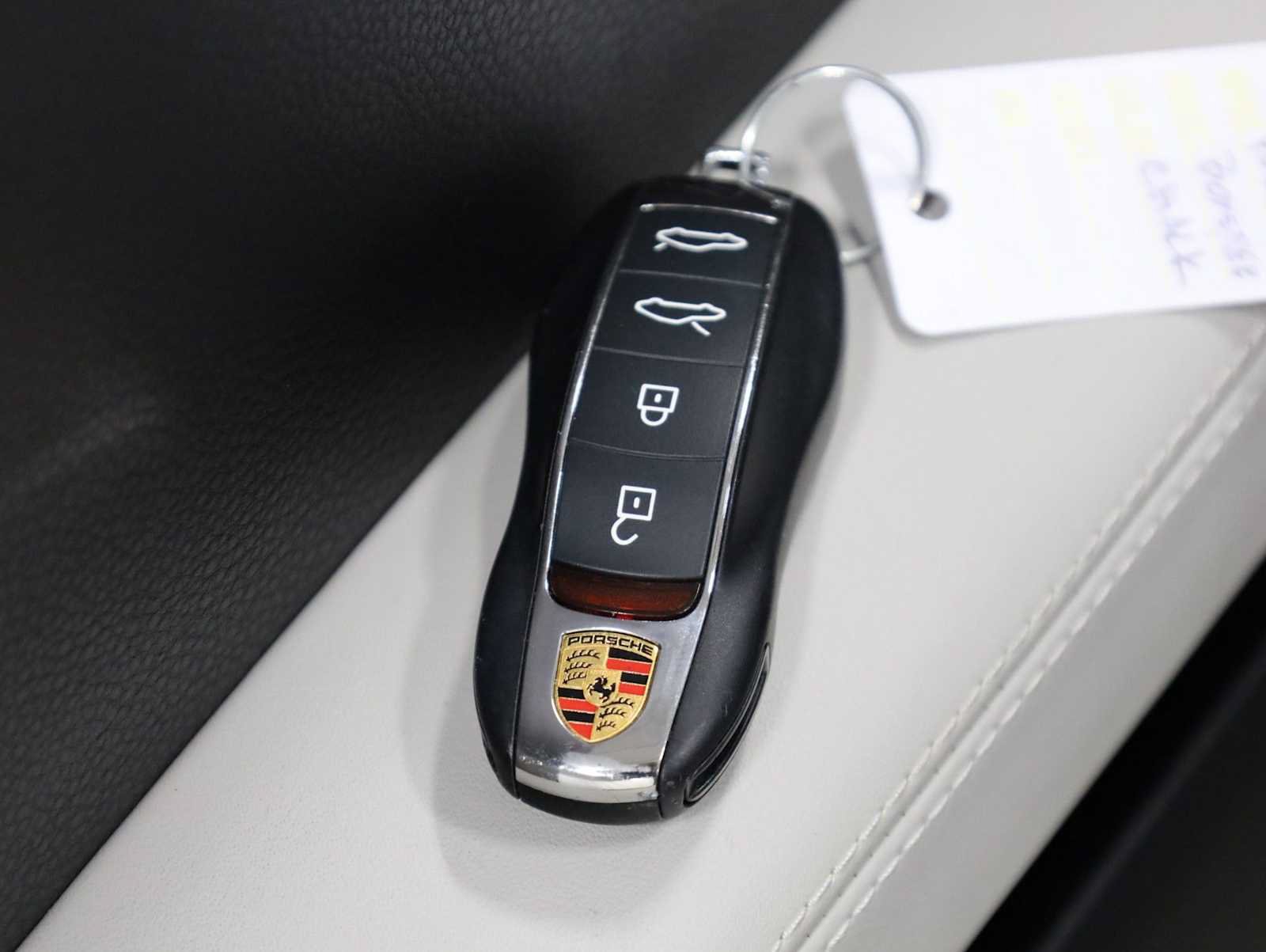 Used 2025 Porsche 718 Boxster RWD image 40