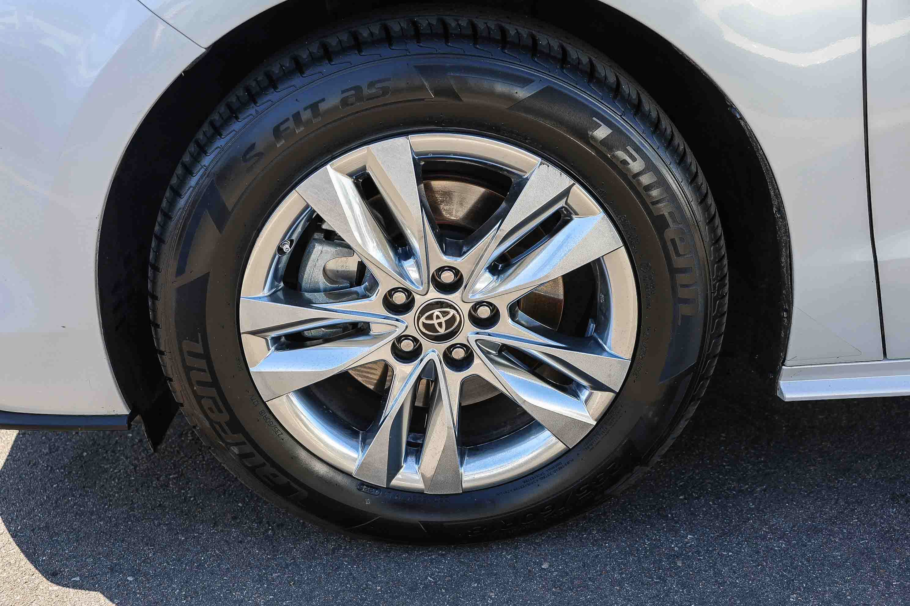 Used 2022 Toyota Sienna XLE w/ XLE Plus Package FWD image 34