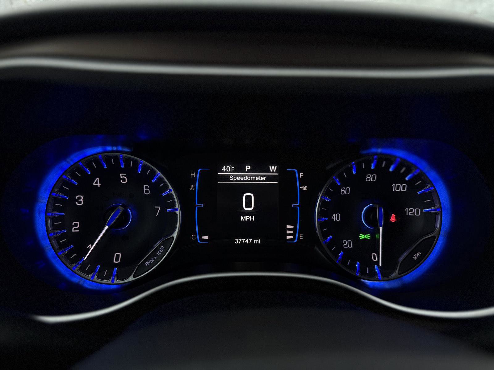 Used 2017 Chrysler Pacifica Touring-L w/ Tire & Wheel Group image 16