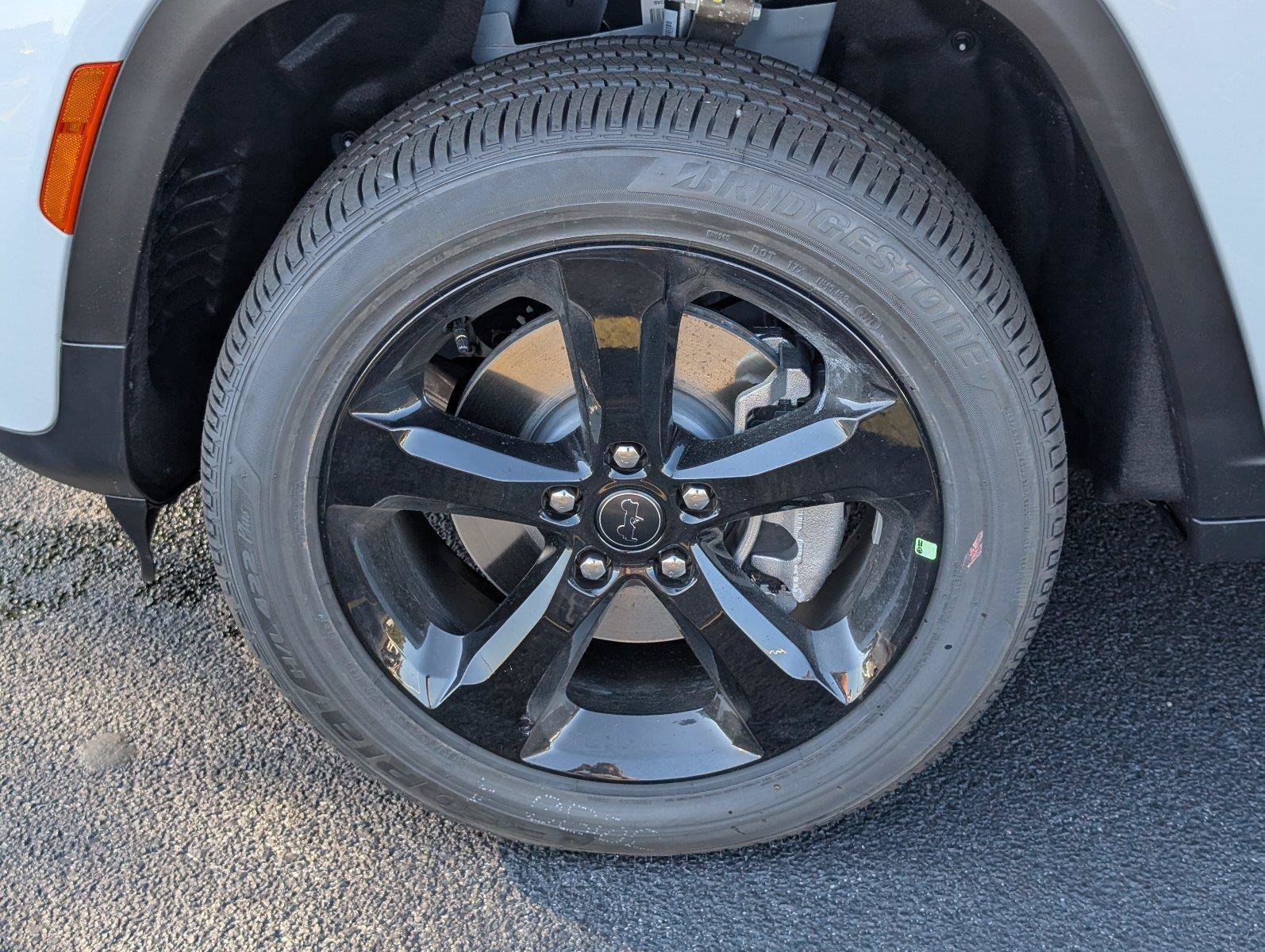 New 2027 Jeep Grand Cherokee L Limited RWD image 11
