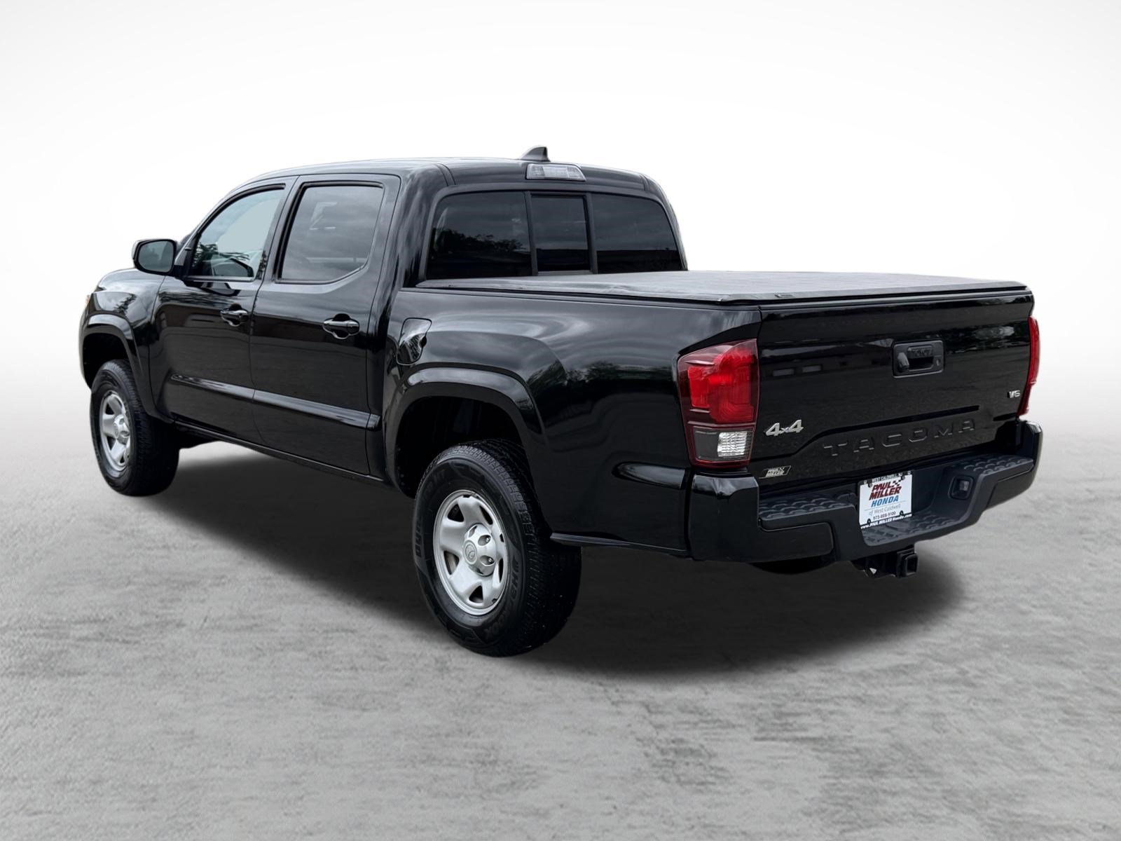 Used 2023 Toyota Tacoma SR AWD/4WD image 5