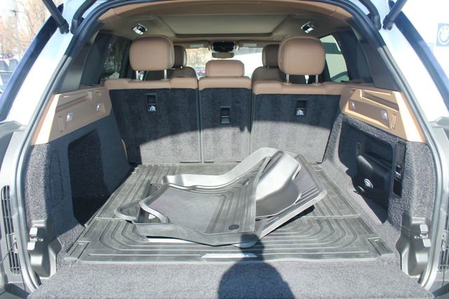 Used 2023 Land Rover Range Rover SE image 8