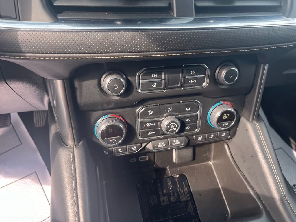 Used 2023 Chevrolet Suburban Premier image 15