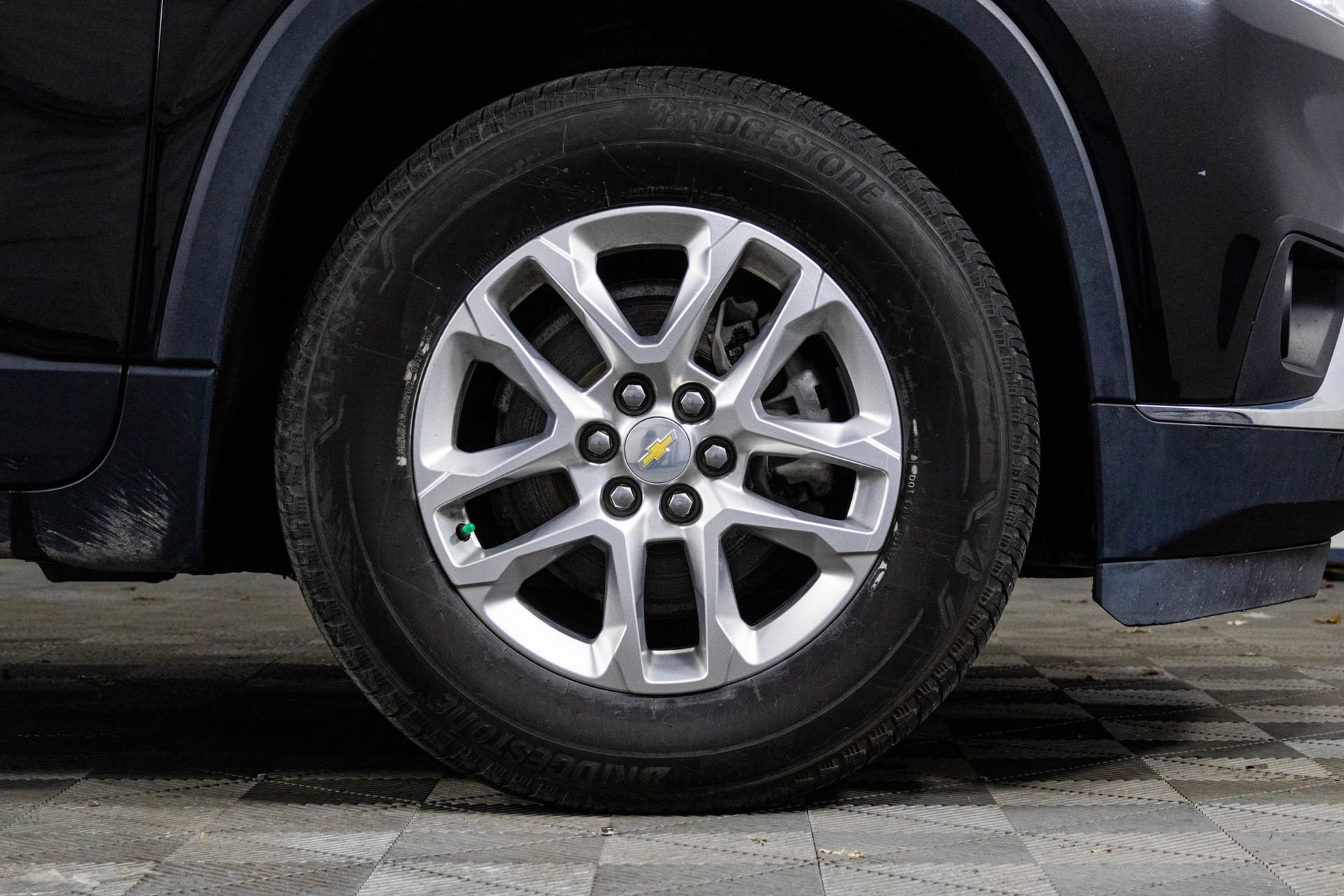 Used 2021 Chevrolet Traverse LT image 39