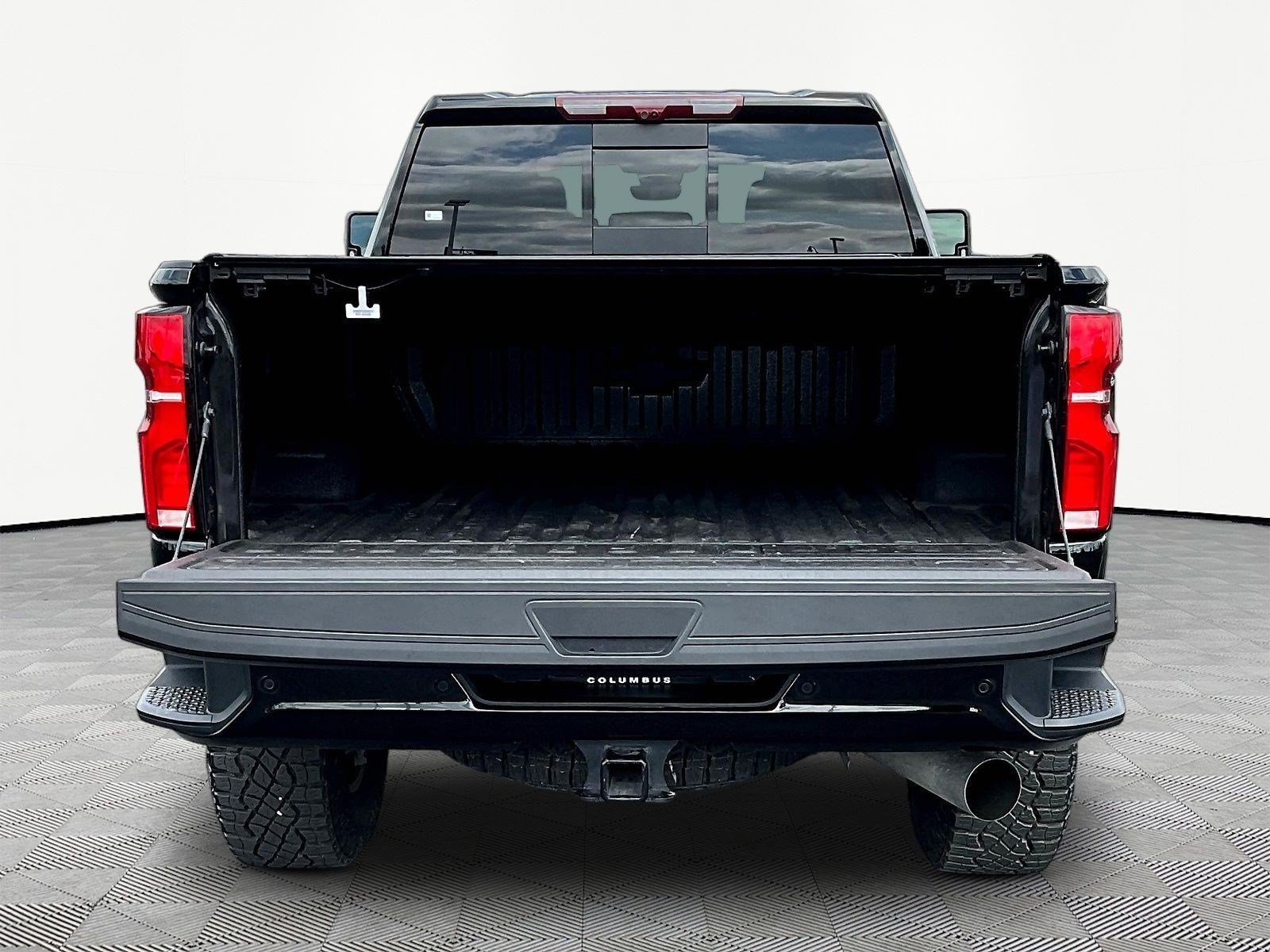 Used 2025 Chevrolet Silverado 2500 ZR2 w/ Technology Package AWD/4WD image 7