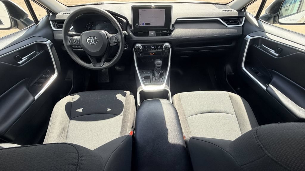 Used 2025 Toyota RAV4 XLE FWD image 8