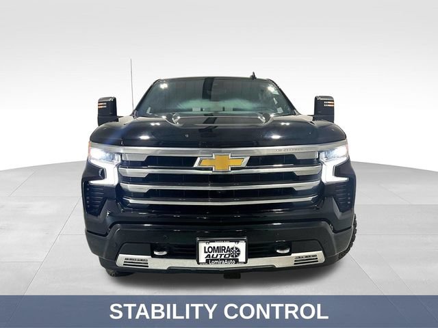 Used 2024 Chevrolet Silverado 1500 High Country w/ High Country Premium Package AWD/4WD image 3