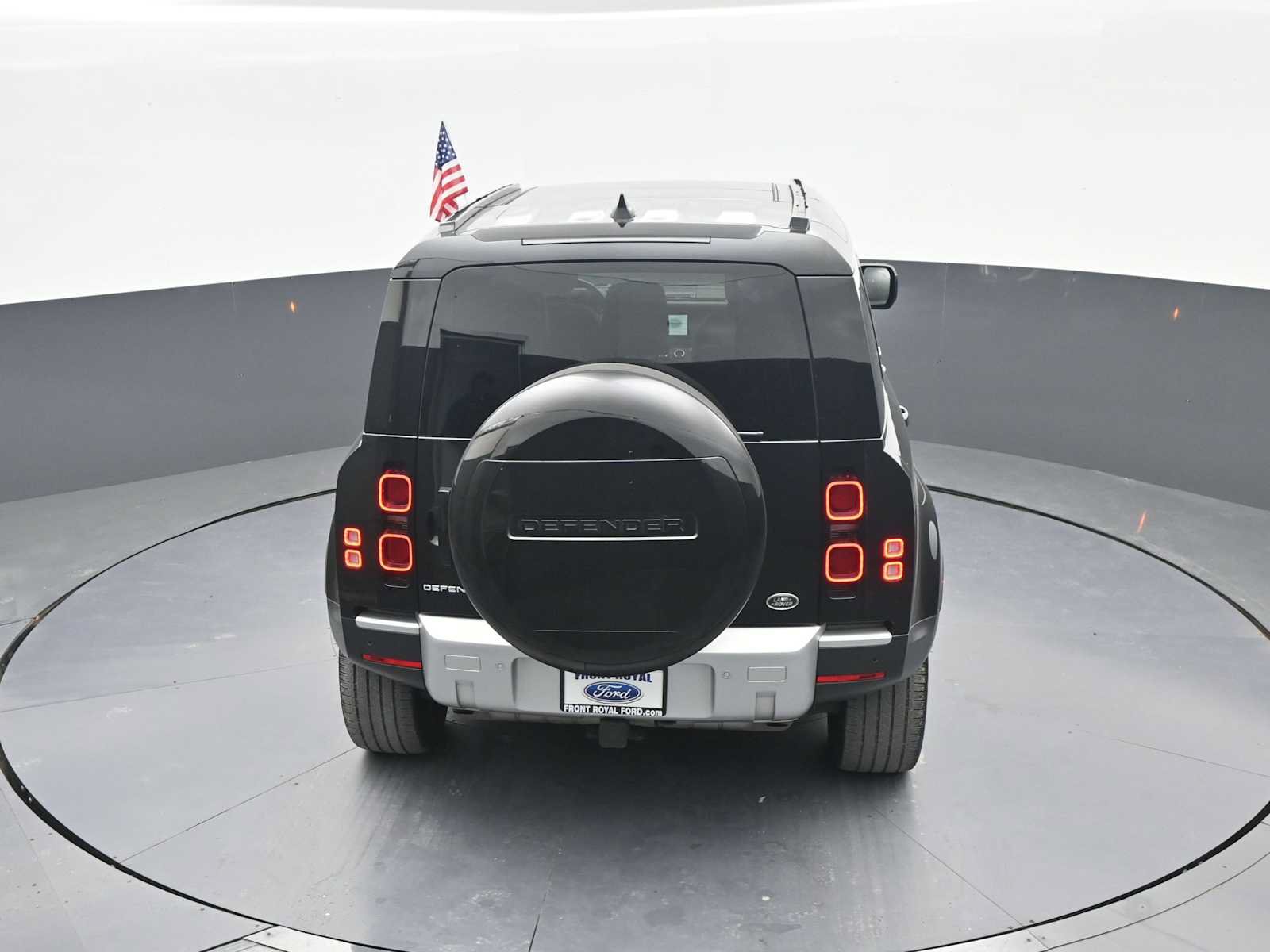 Used 2023 Land Rover Defender 110 SE AWD/4WD image 32
