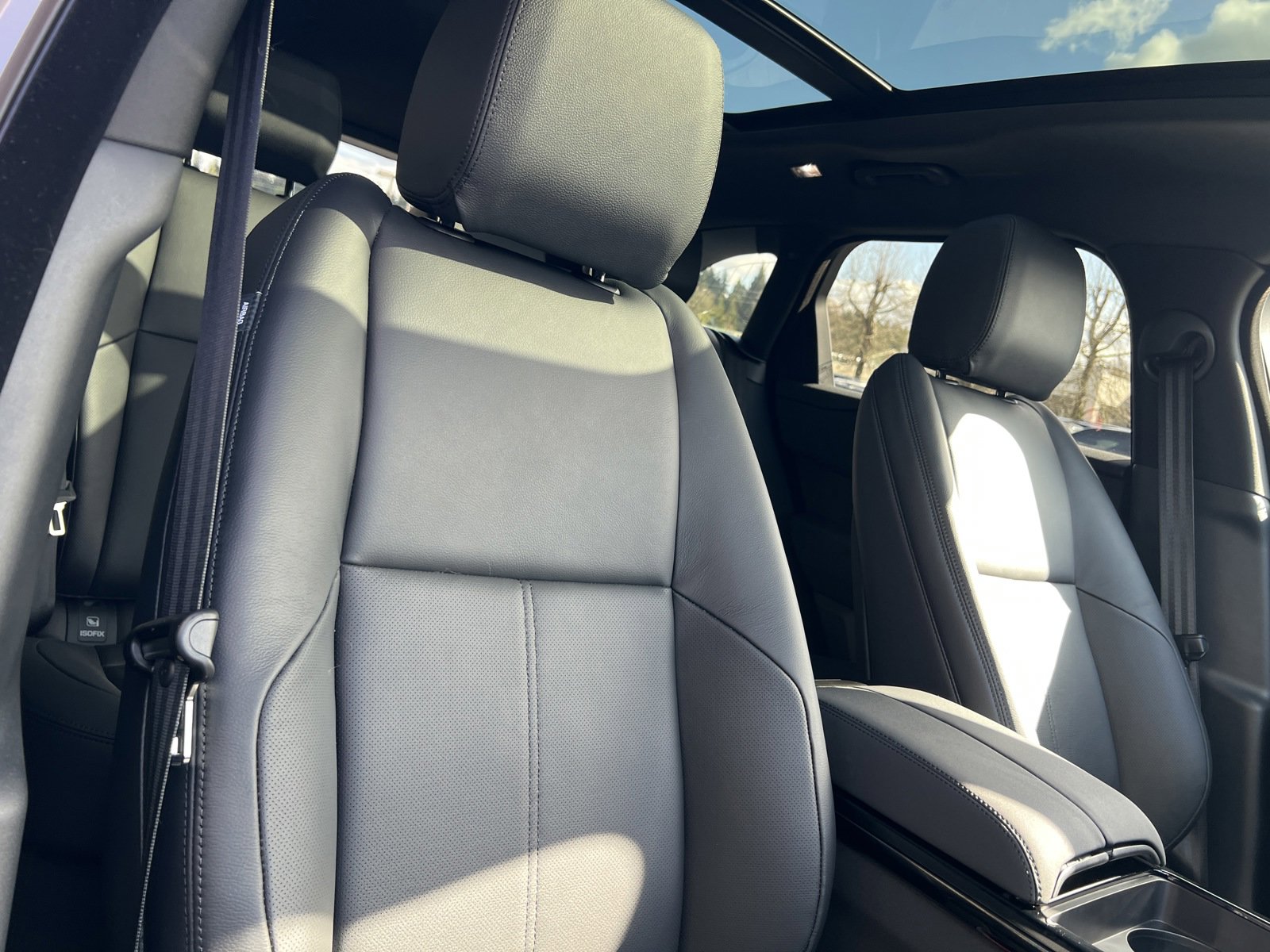 New 2025 Land Rover Range Rover Velar Dynamic SE image 6