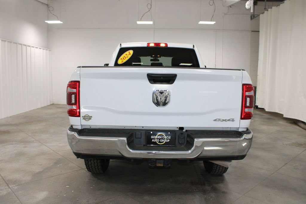 Used 2024 RAM 2500 Tradesman w/ Chrome Appearance Group AWD/4WD image 8