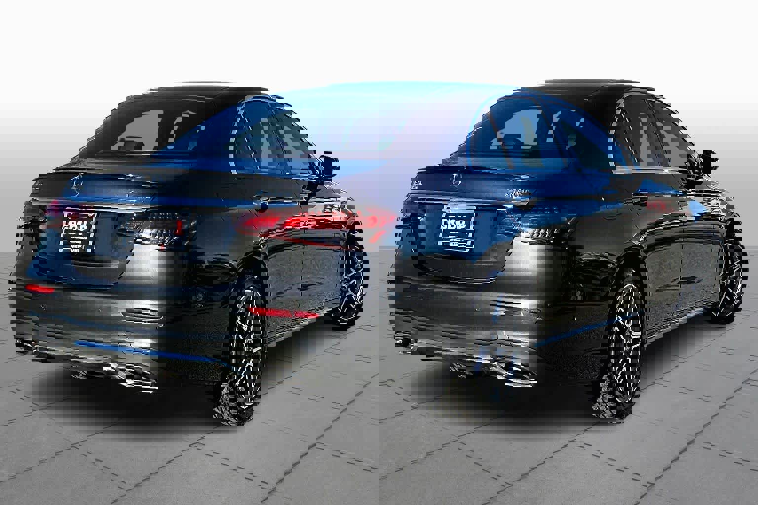 Used 2022 Mercedes-Benz E 350 4MATIC Sedan image 12