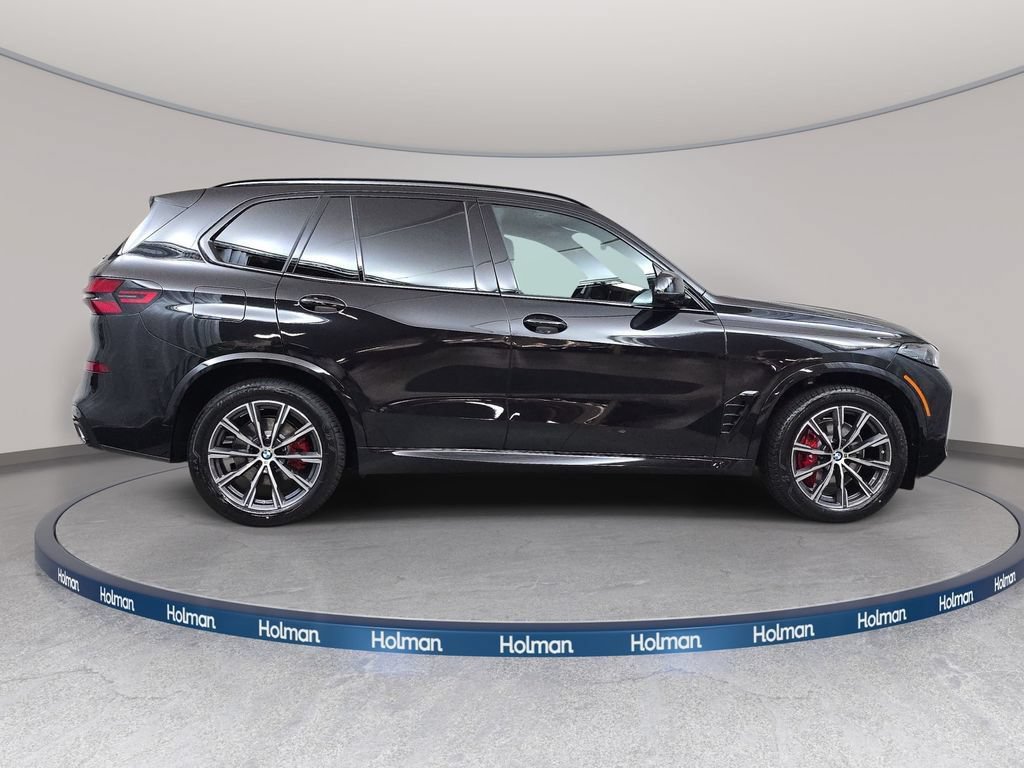 New 2026 BMW X5 xDrive40i w/ M Sport Package AWD/4WD image 4