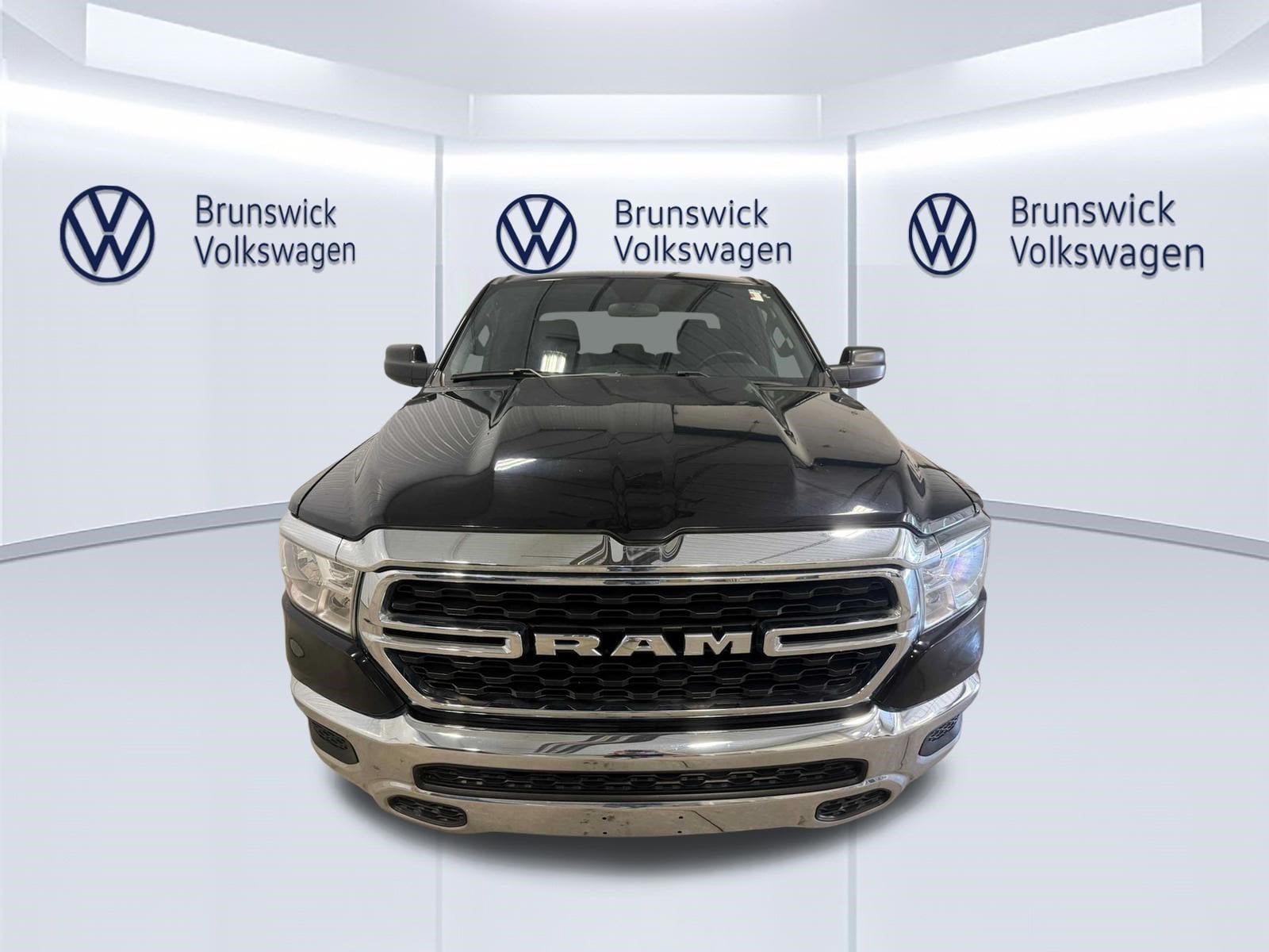 Used 2023 RAM 1500 Big Horn AWD/4WD image 3