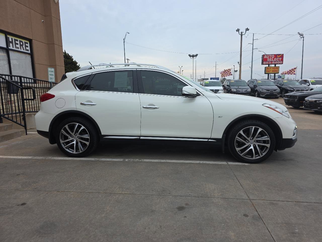 Used 2016 INFINITI QX50 AWD w/ Technology Package image 4