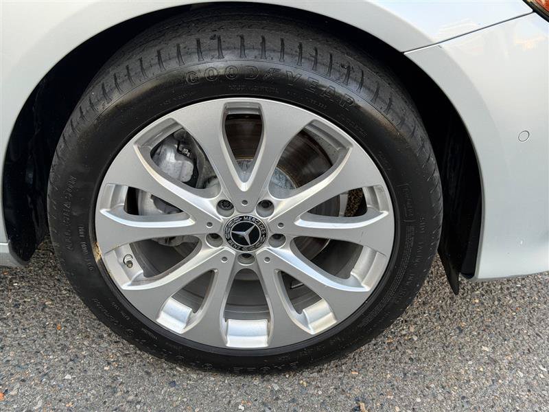 Used 2019 Mercedes-Benz E 300 4MATIC image 19