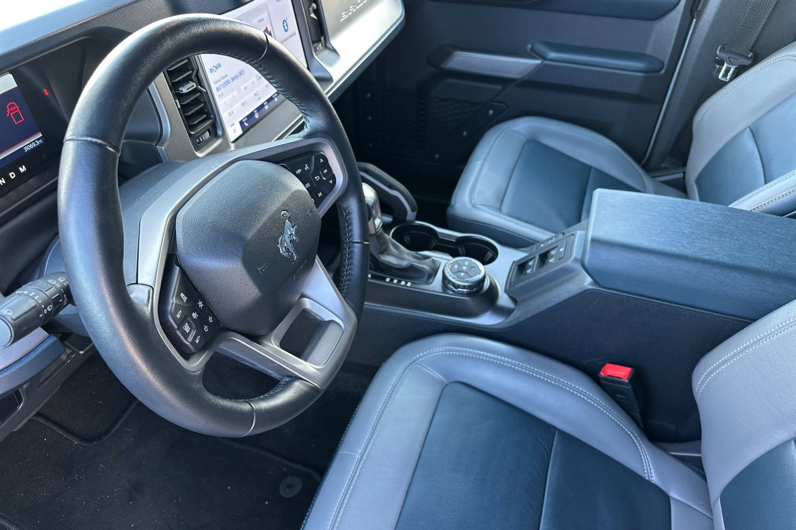 Used 2023 Ford Bronco Outer Banks image 10