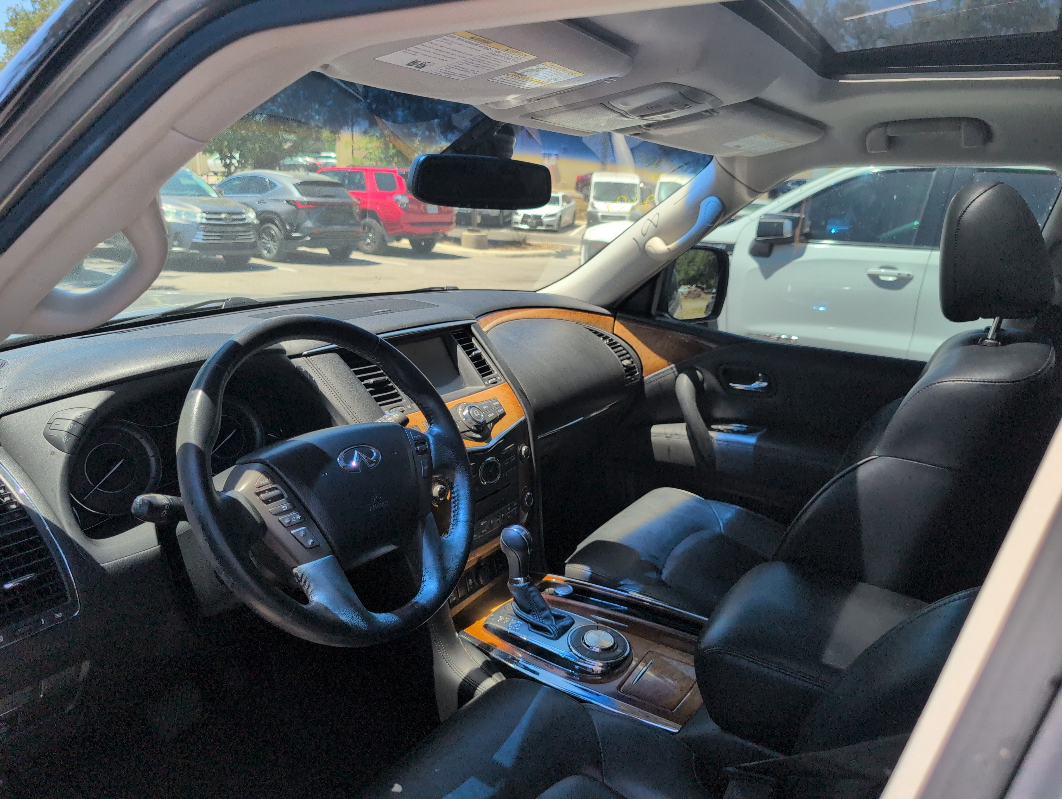 Used 2013 INFINITI QX56 2WD image 6