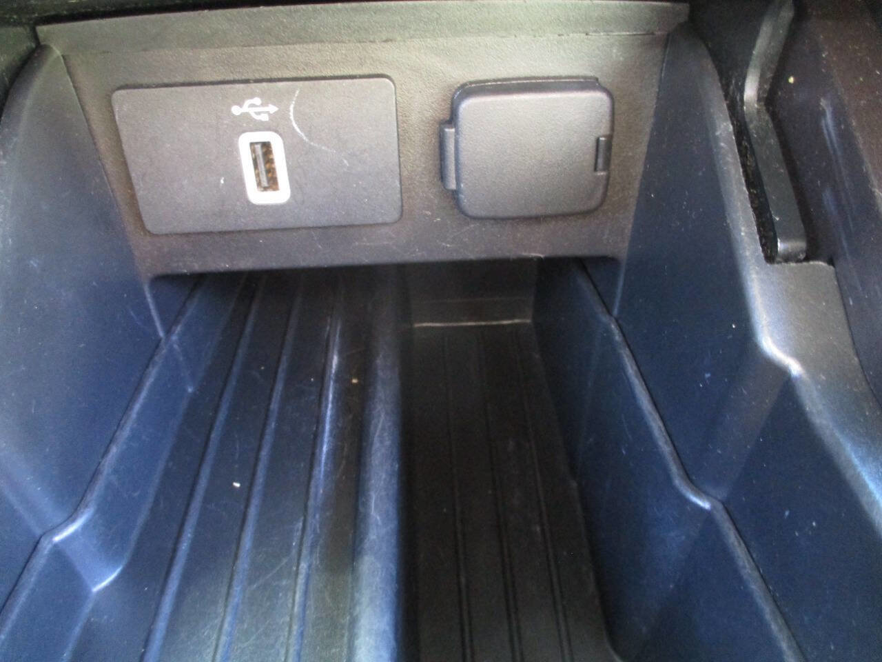 Used 2017 Ford Explorer XLT w/ Equipment Group 201A image 35