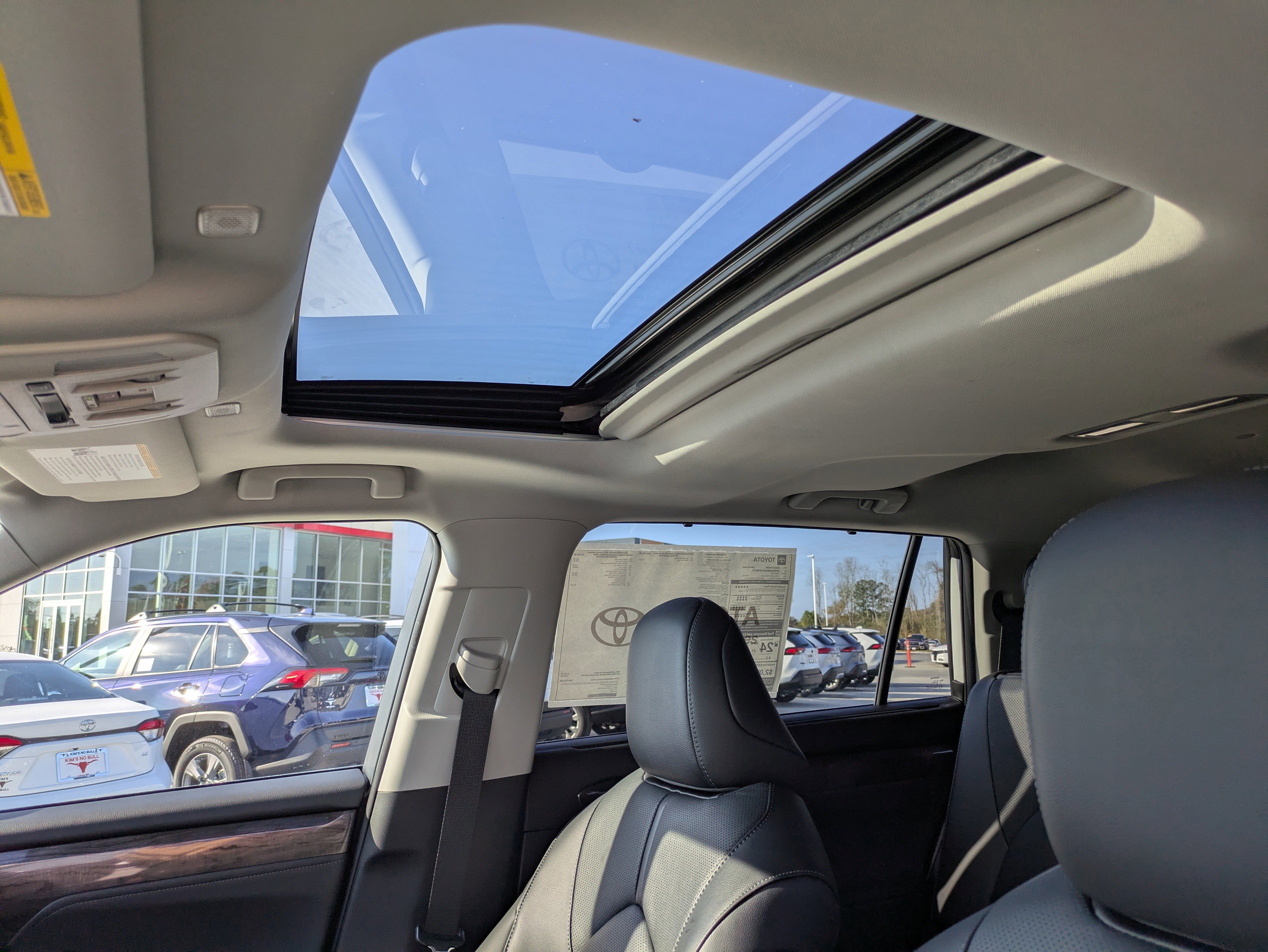 New 2026 Toyota Highlander Limited image 12