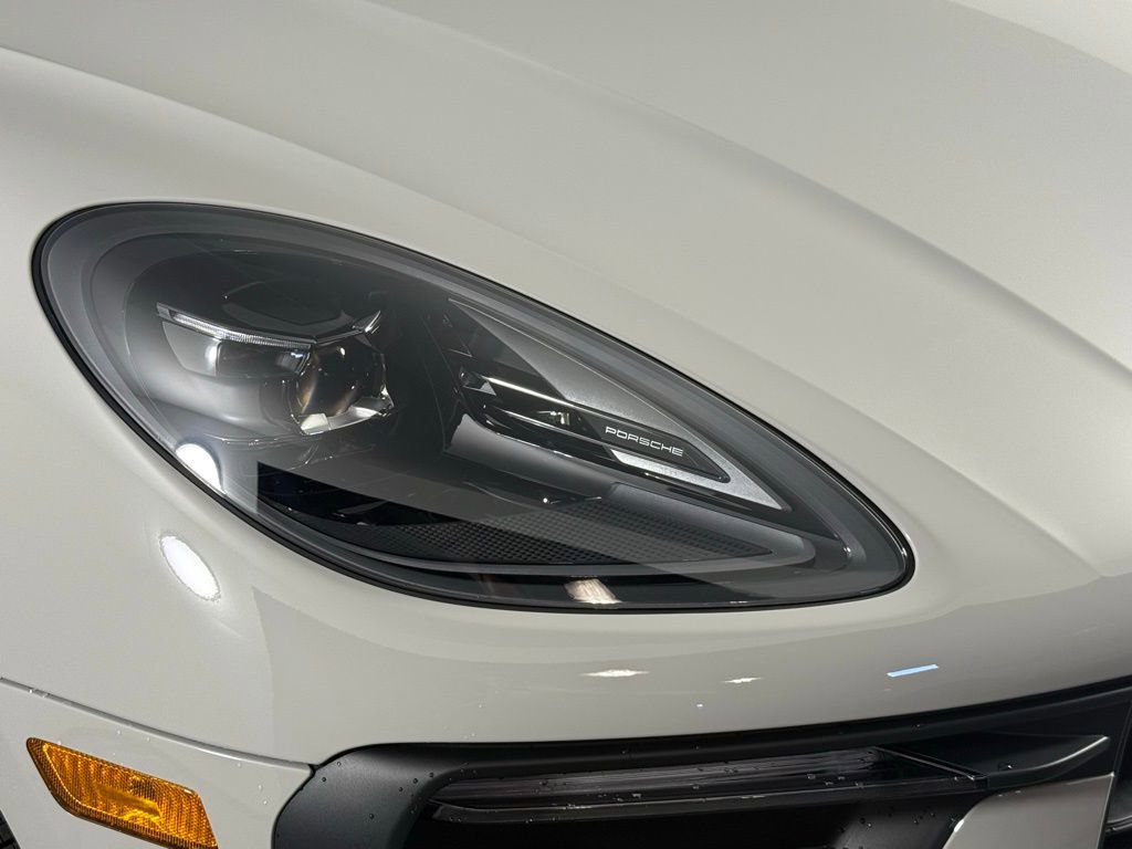 New 2026 Porsche Macan image 15