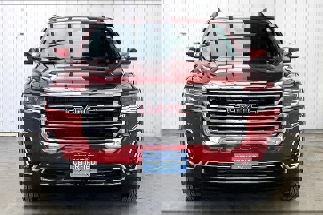 Certified 2023 GMC Acadia SLT w/ Preferred Package image 3