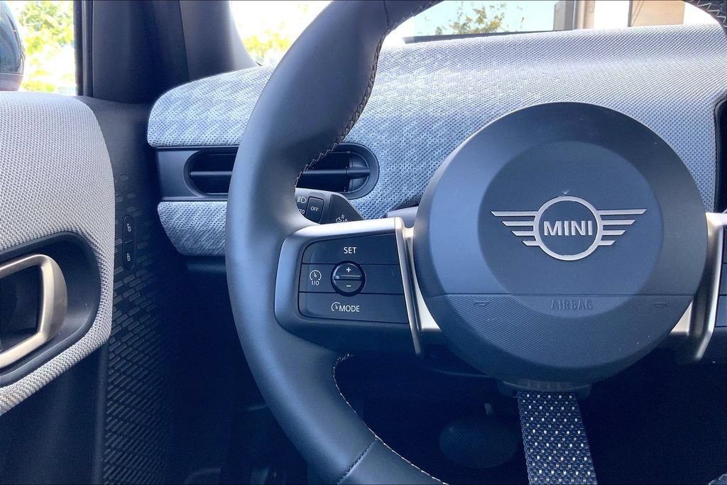 Certified 2025 MINI Cooper S FWD image 18