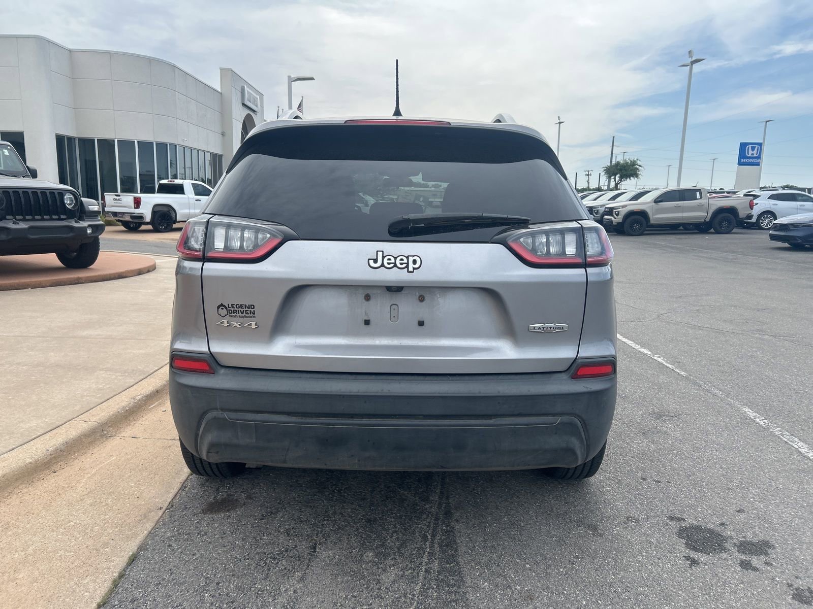 Used 2020 Jeep Cherokee Latitude AWD/4WD image 6