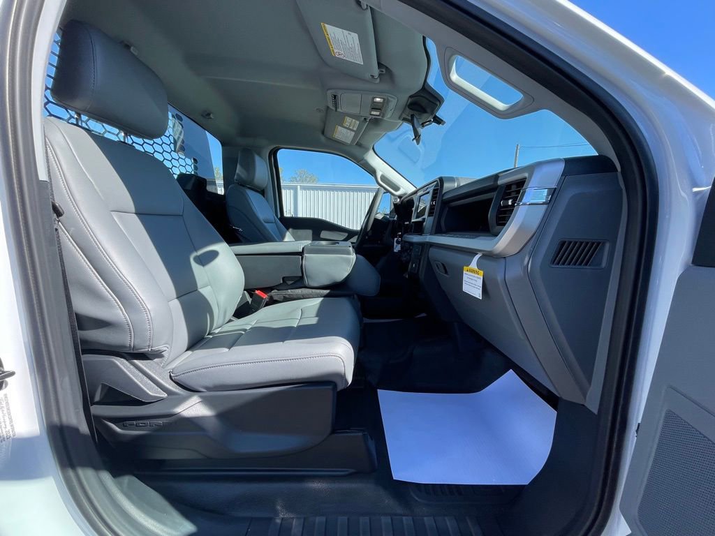 New 2025 Ford F550 4x4 Regular Cab Super Duty image 21