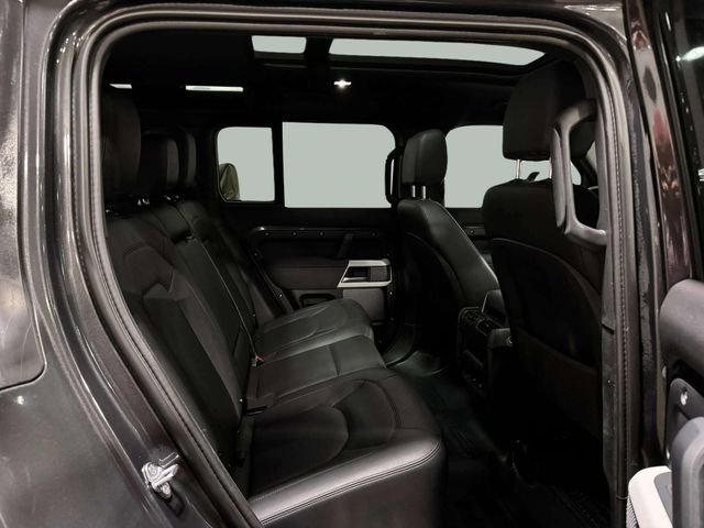 Used 2023 Land Rover Defender 110 SE image 18