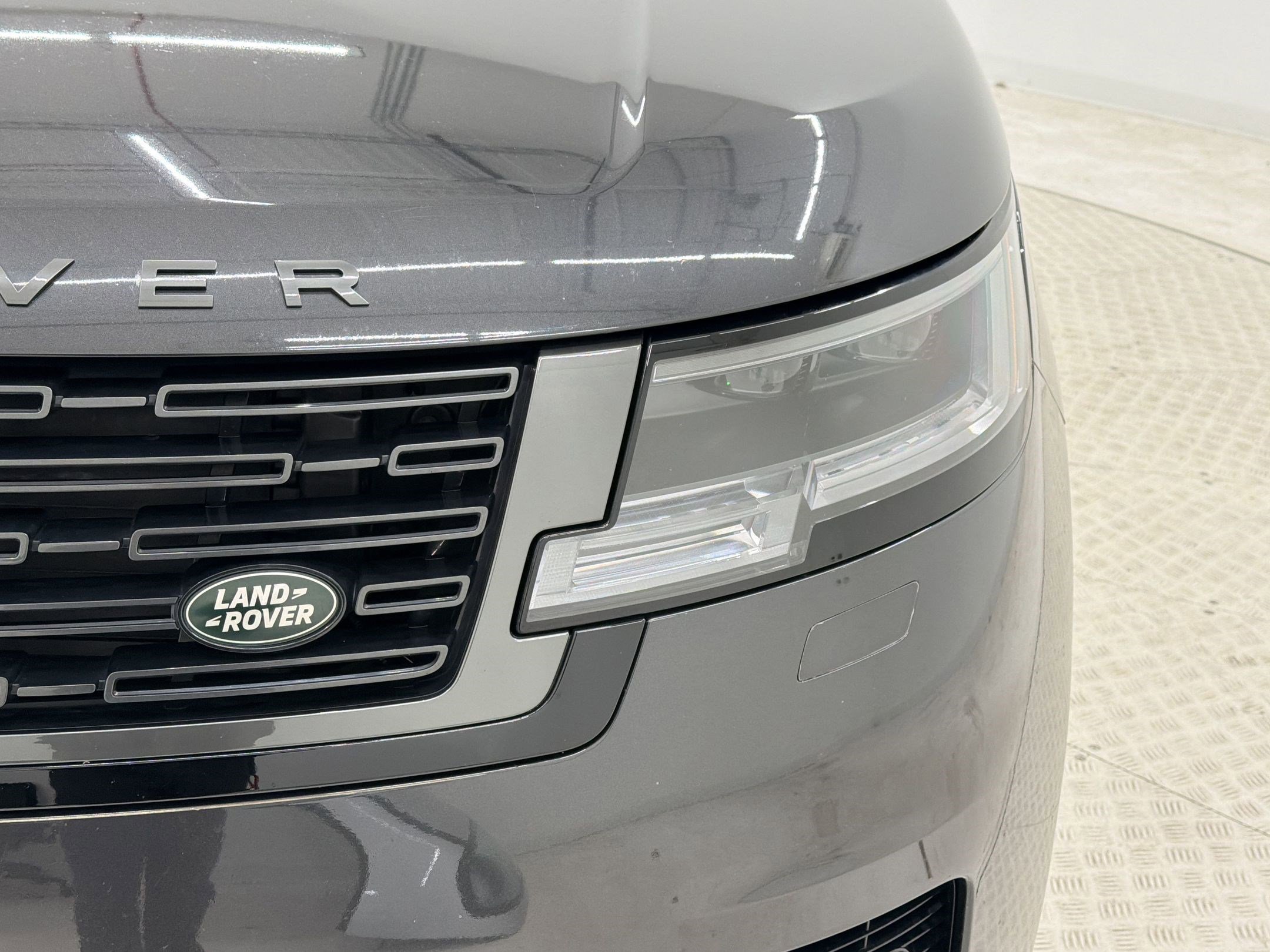 Used 2023 Land Rover Range Rover SE image 11