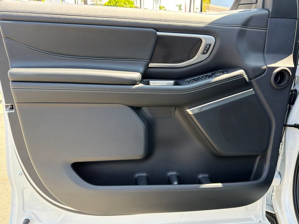 New 2026 Ford Expedition Platinum w/ Stealth Appearance Package AWD/4WD image 19