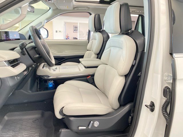 New 2026 Lincoln Navigator L Reserve AWD/4WD image 20