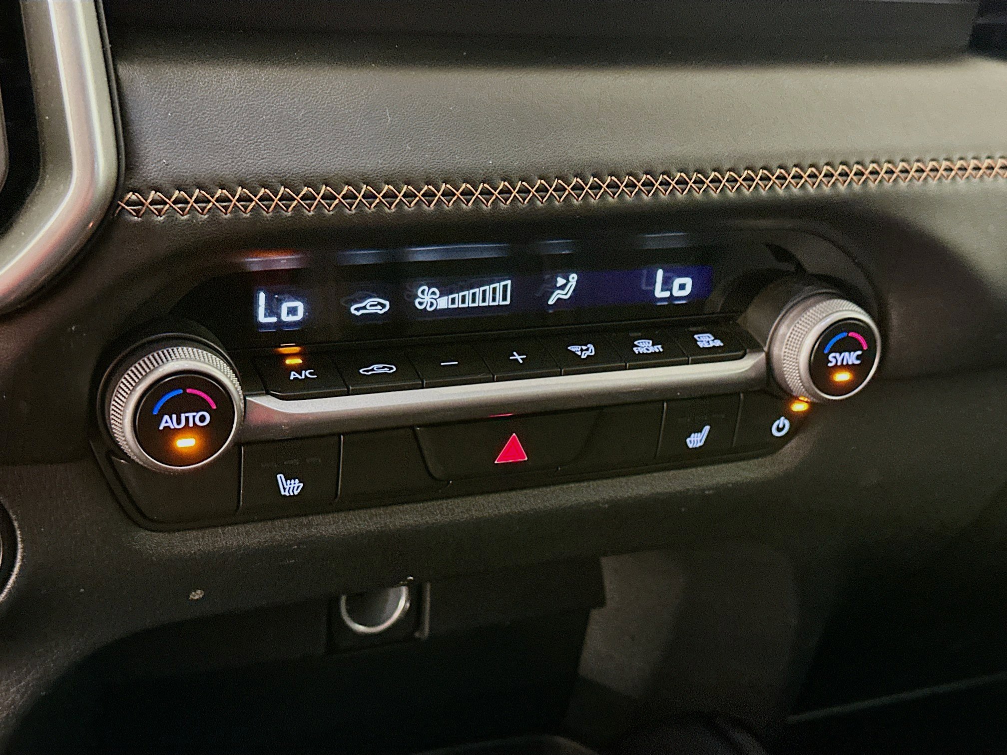 Used 2025 MAZDA CX-50 AWD 2.5 Hybrid w/ Premium Pkg image 24