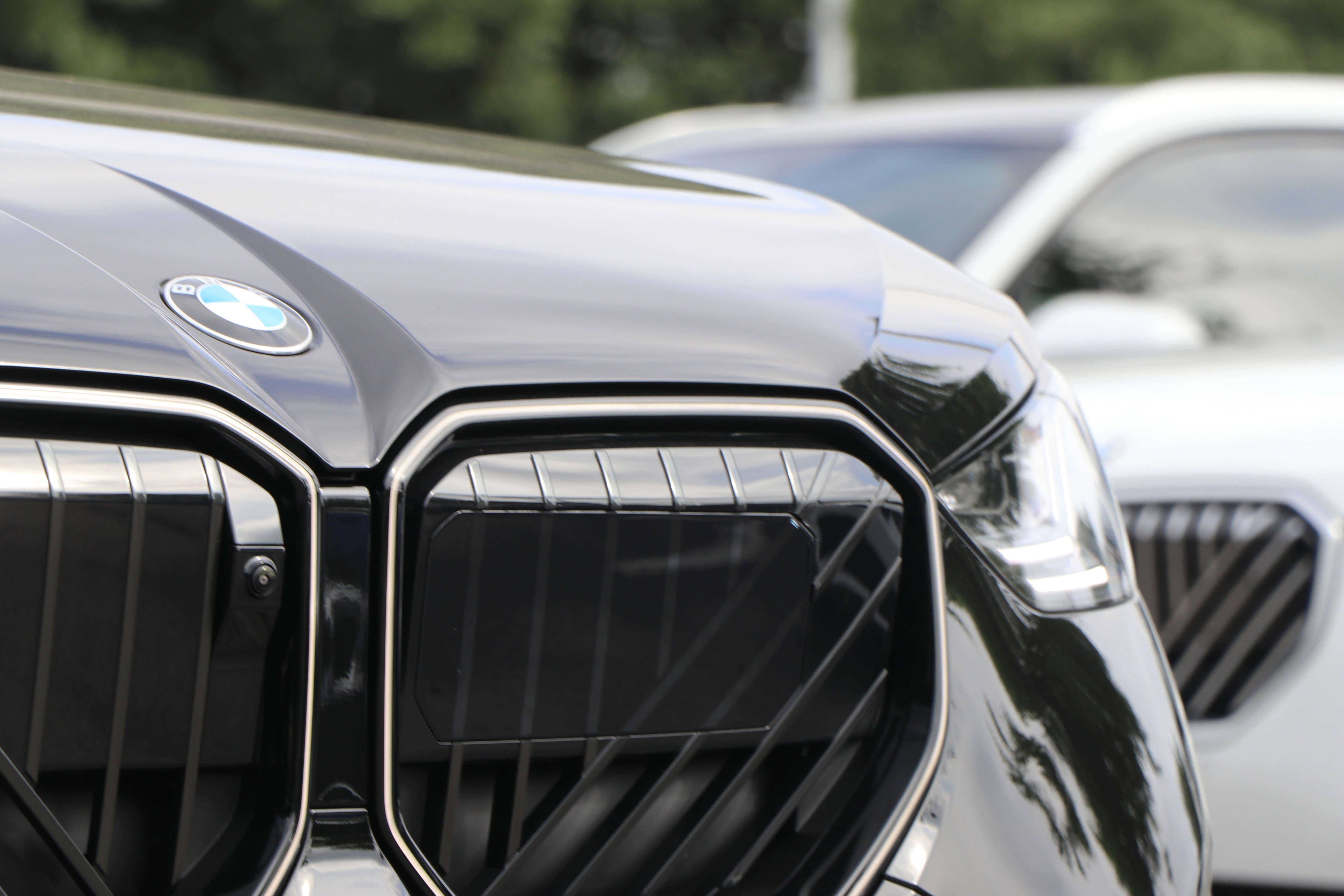 Certified 2025 BMW X3 xDrive30i w/ Premium Package image 6