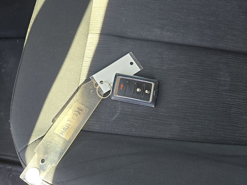 Used 2023 Jeep Grand Cherokee Laredo image 26