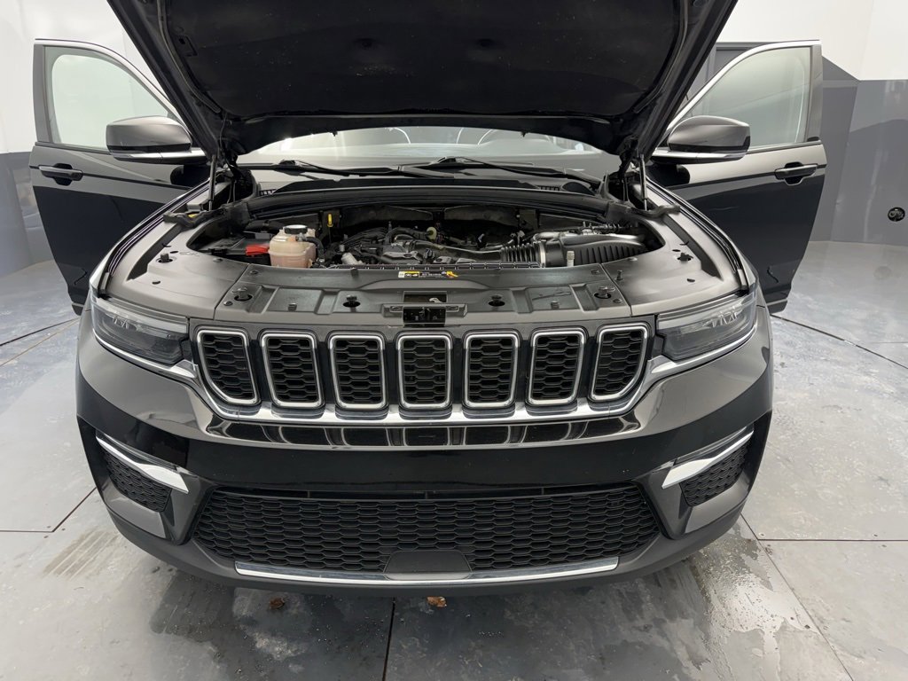 Used 2022 Jeep Grand Cherokee Limited image 15