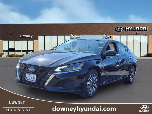 Used 2025 Nissan Altima 2.5 SV FWD image 1