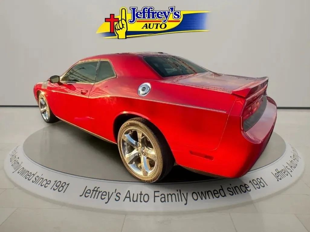Used 2013 Dodge Challenger SXT w/ Super Sport Group image 4