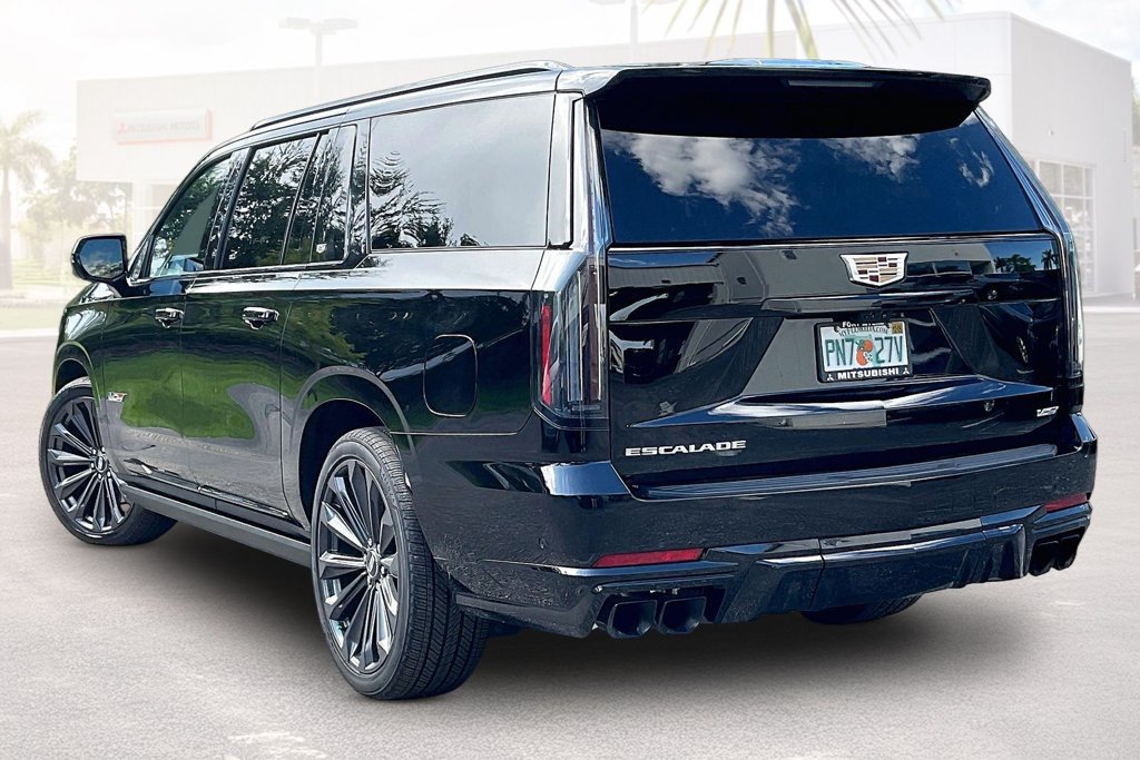Used 2026 Cadillac Escalade ESV V AWD/4WD image 31