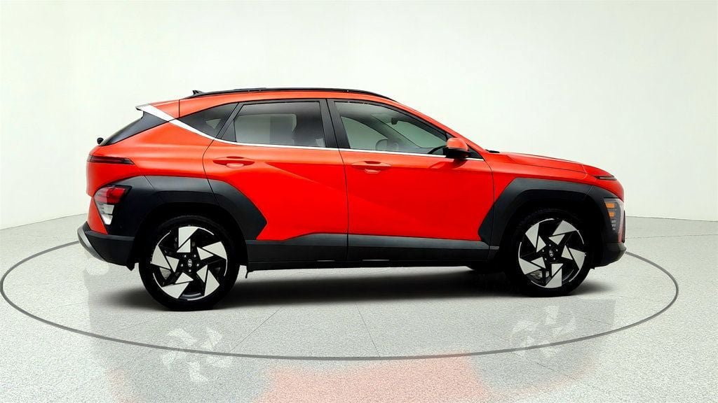 Used 2024 Hyundai Kona Limited FWD image 4