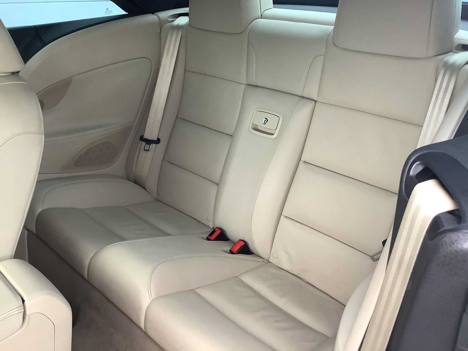 Used 2009 Volkswagen Eos Lux FWD image 13